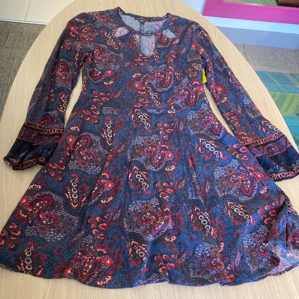 American Eagle Paisley Print Dress Medium Blue and Red Long Sleeve Short July 4